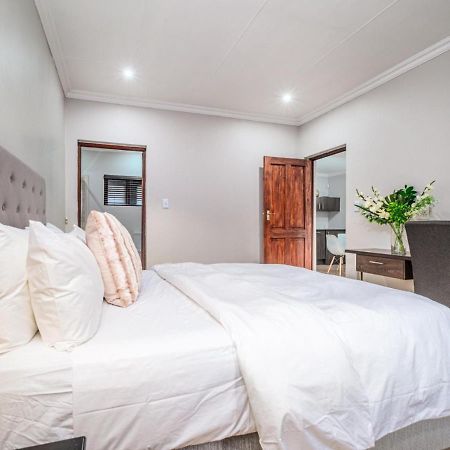 Hurlingham House Guest House 요하네스버그 외부 사진