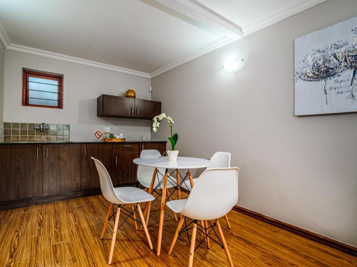 Hurlingham House Guest House 요하네스버그 외부 사진