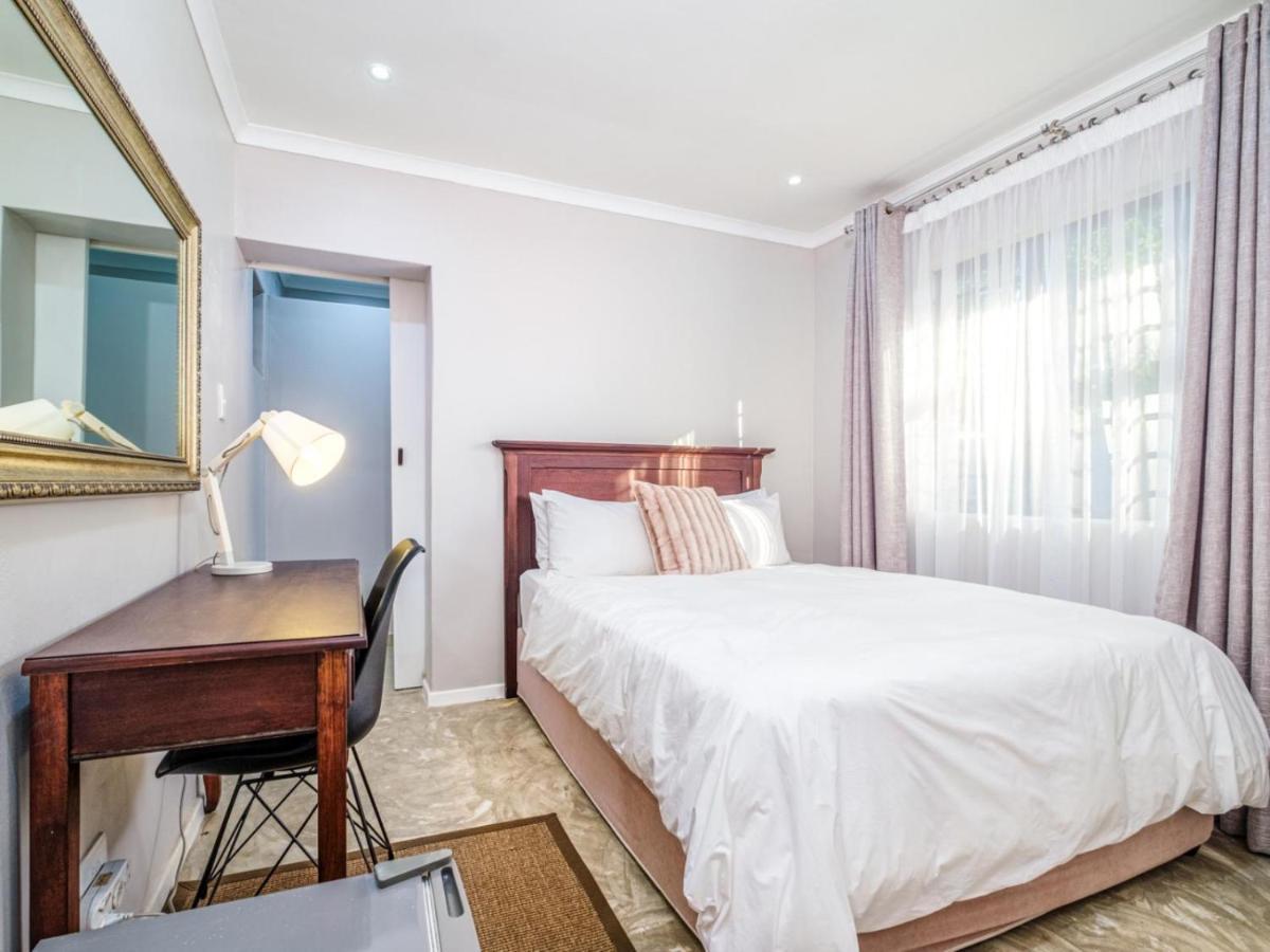 Hurlingham House Guest House 요하네스버그 외부 사진
