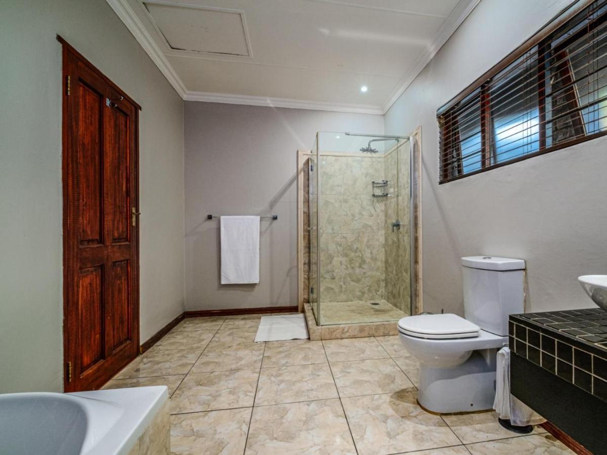Hurlingham House Guest House 요하네스버그 외부 사진